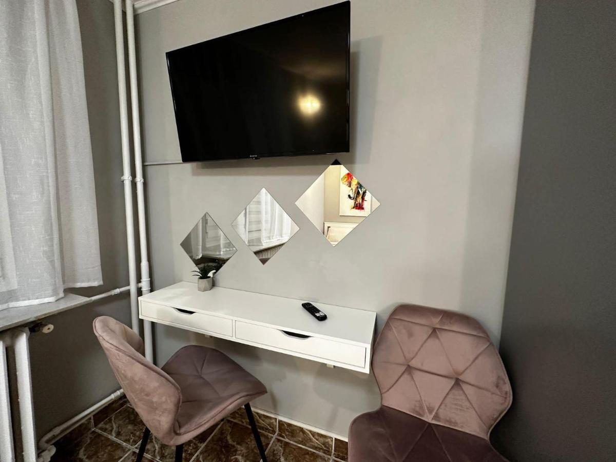 One Room Apartment Decebal Bukares Bagian luar foto