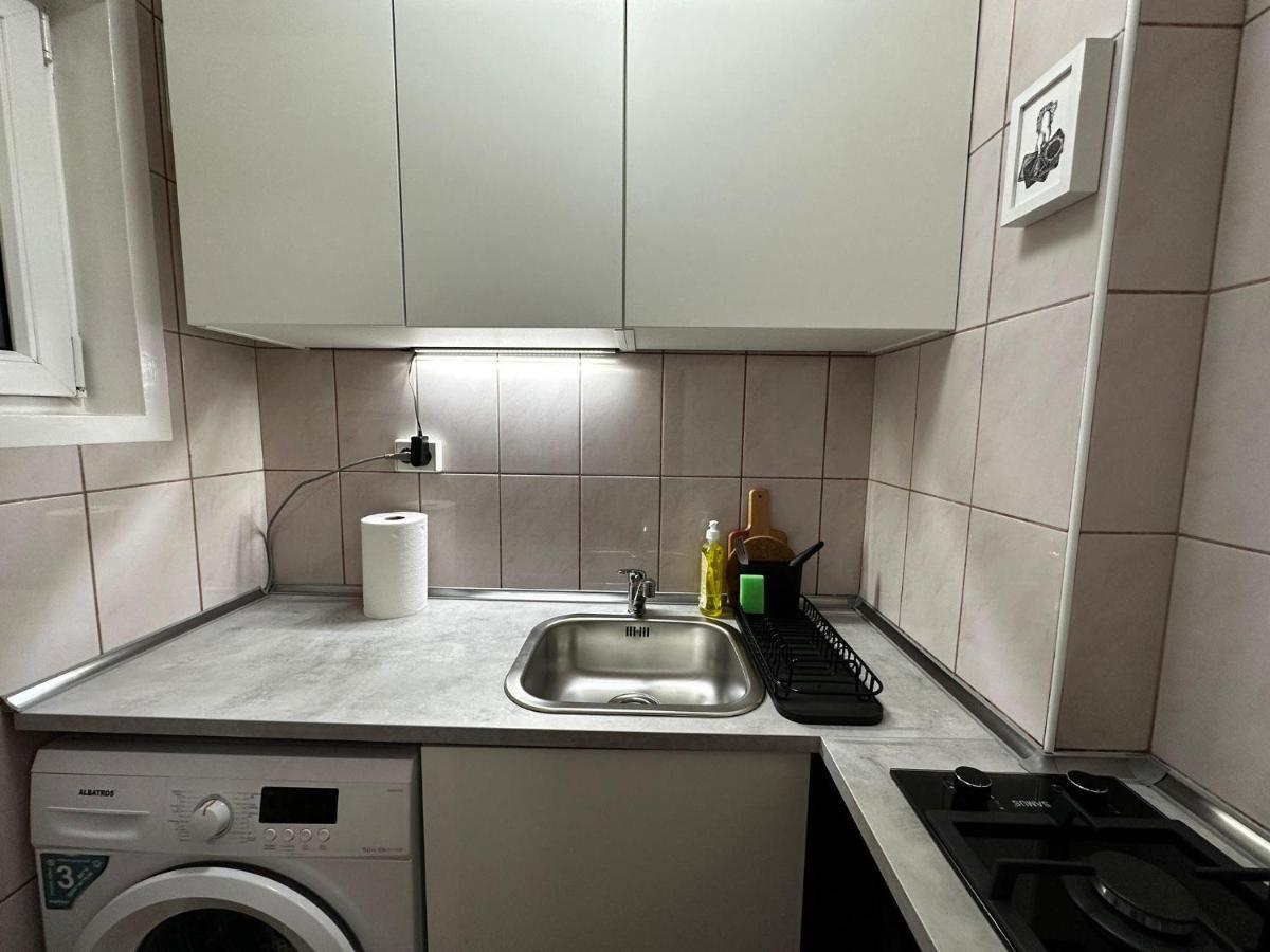 One Room Apartment Decebal Bukares Bagian luar foto