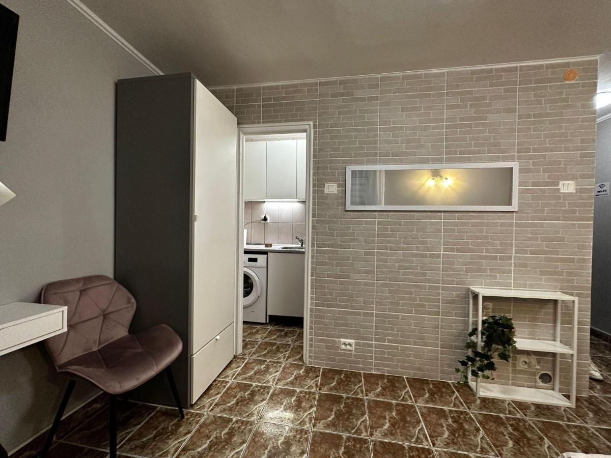 One Room Apartment Decebal Bukares Bagian luar foto